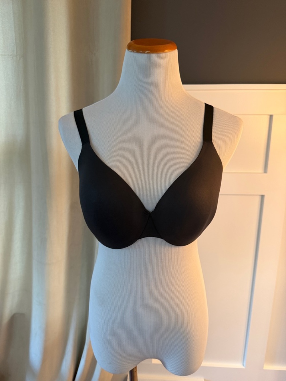SKIMS Black Seamless Contour T-Shirt Bra